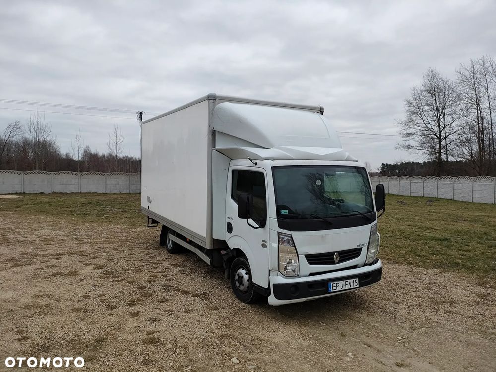 Renault Maxity - 12