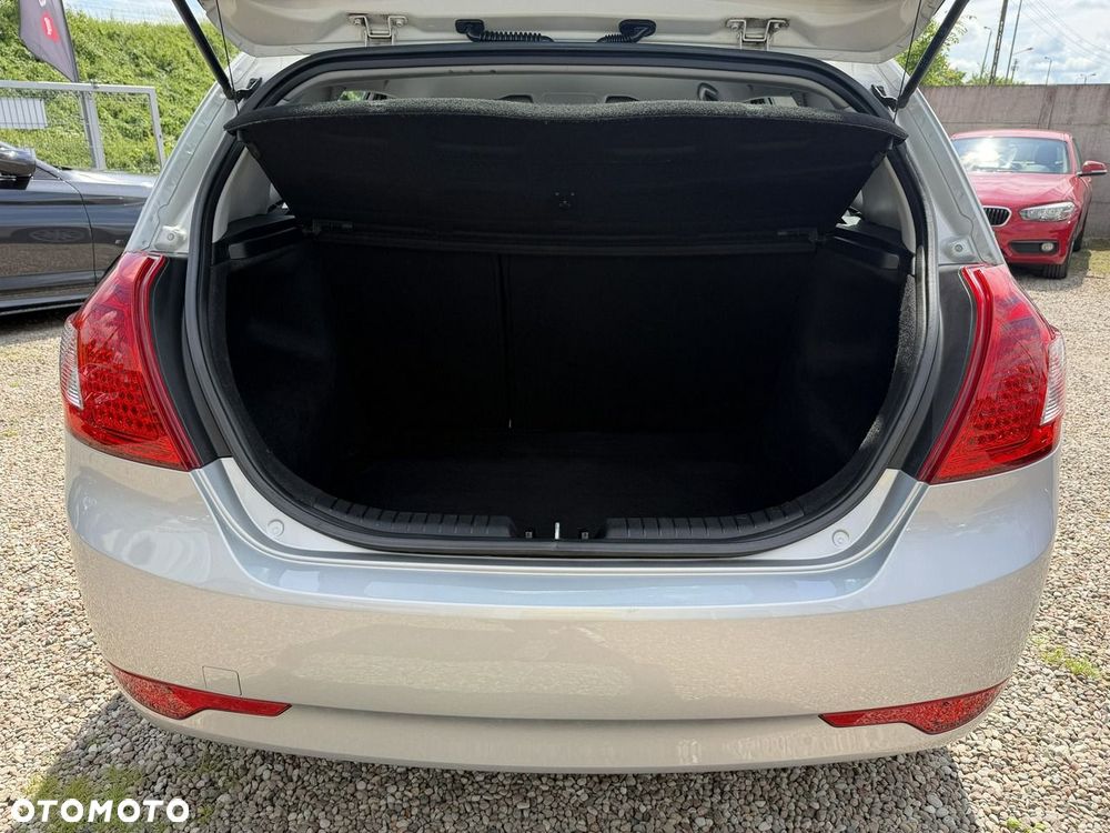 Kia Ceed 1.4 CVVT Dream-Team Edition - 27