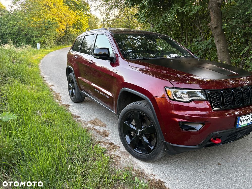 Jeep Grand Cherokee - 38