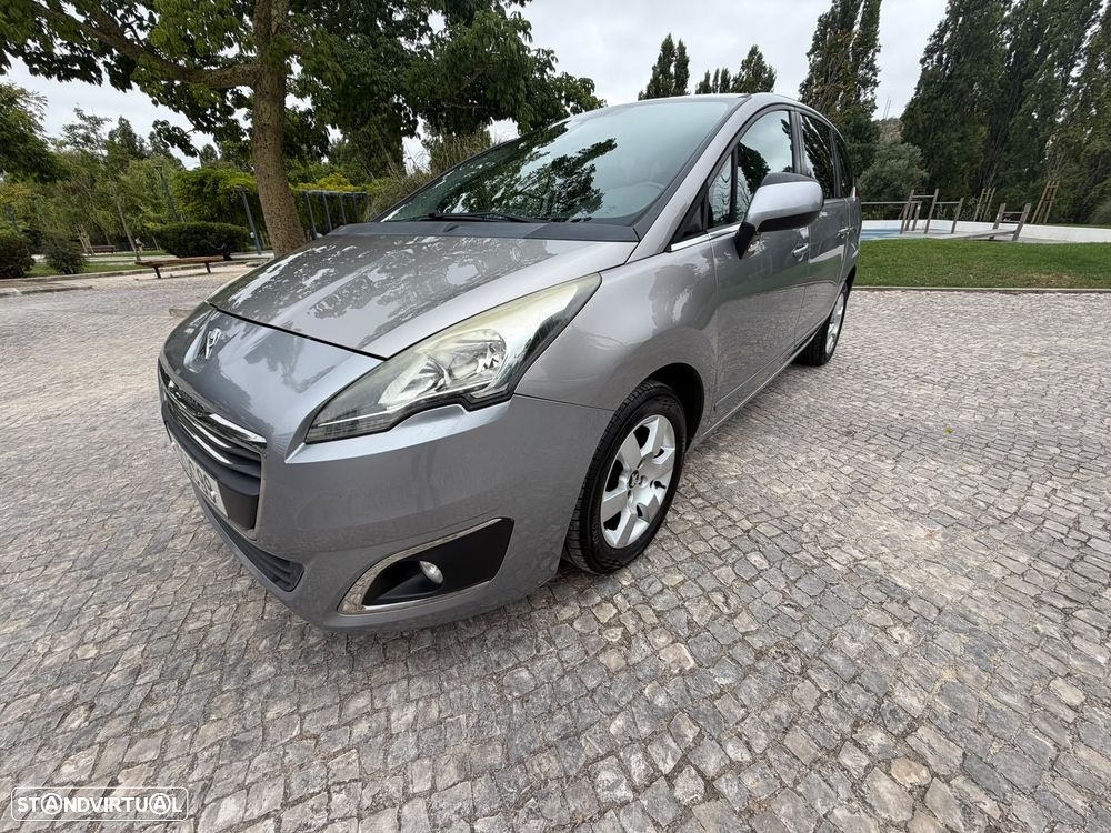 Peugeot 5008 - 8