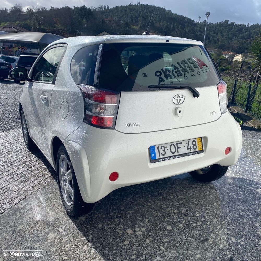Toyota iQ 1.0 VVT-i 2 - 16