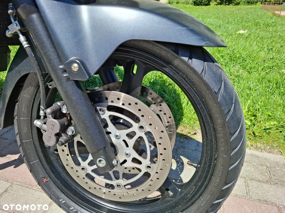 Suzuki DL - 17