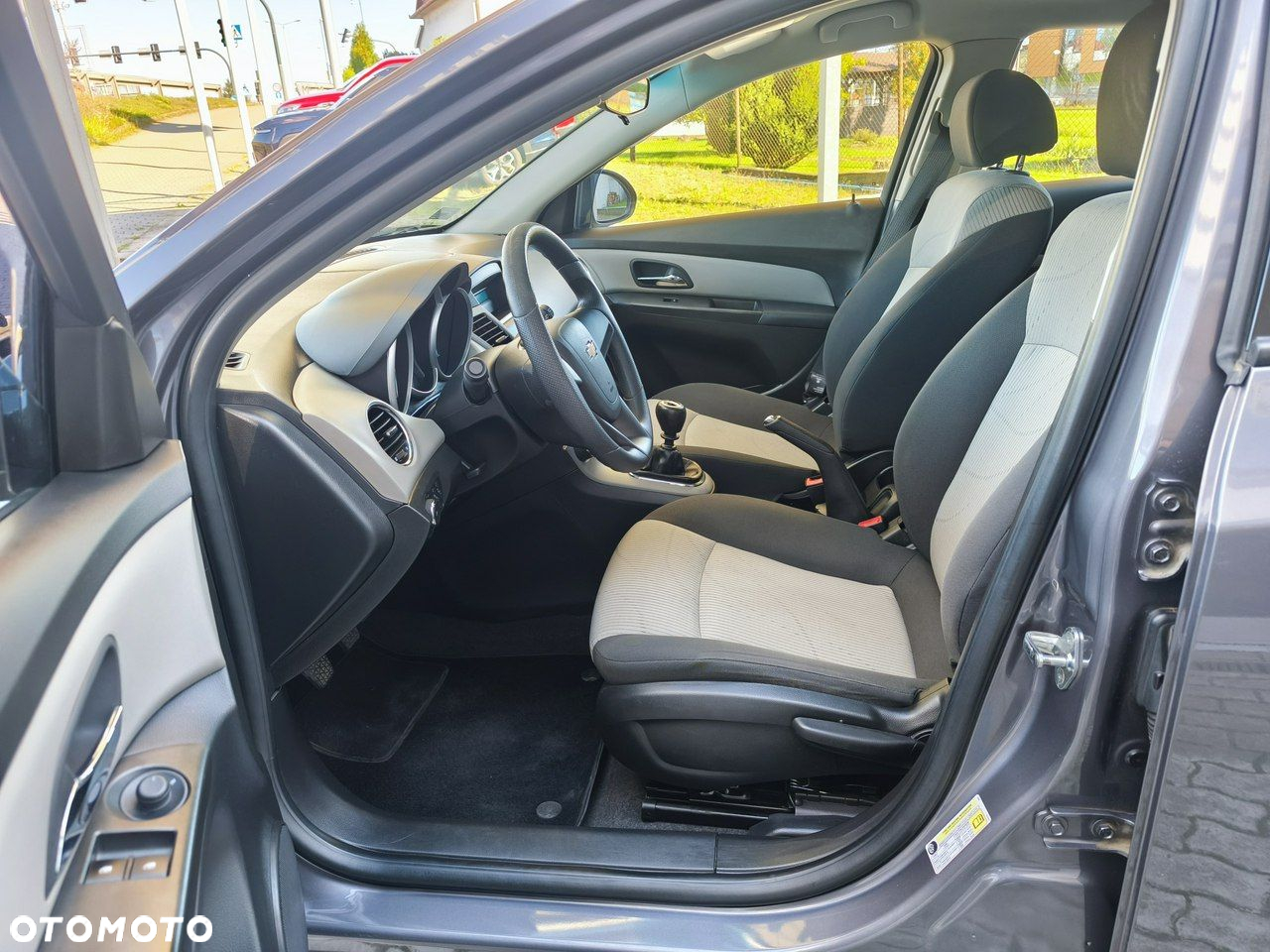 Chevrolet Cruze 1.6 LS+ - 9