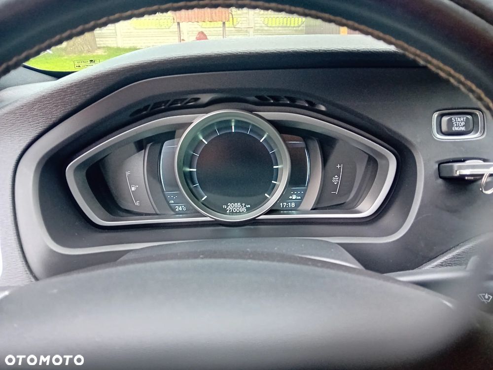 Volvo V40 D2 Drive-E R-Design Momentum - 8