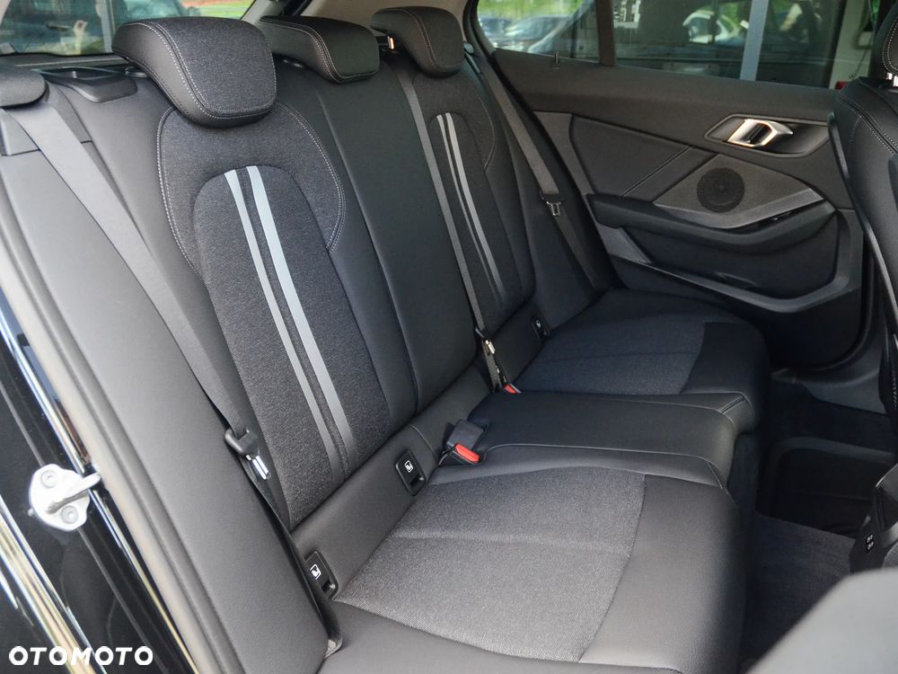 BMW Seria 1 118d Sport Line - 30