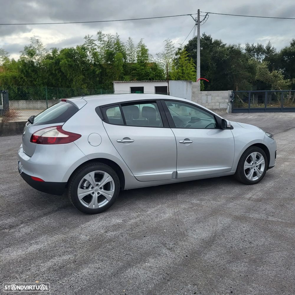 Renault Mégane ENERGY dCi 110 INTENS - 13