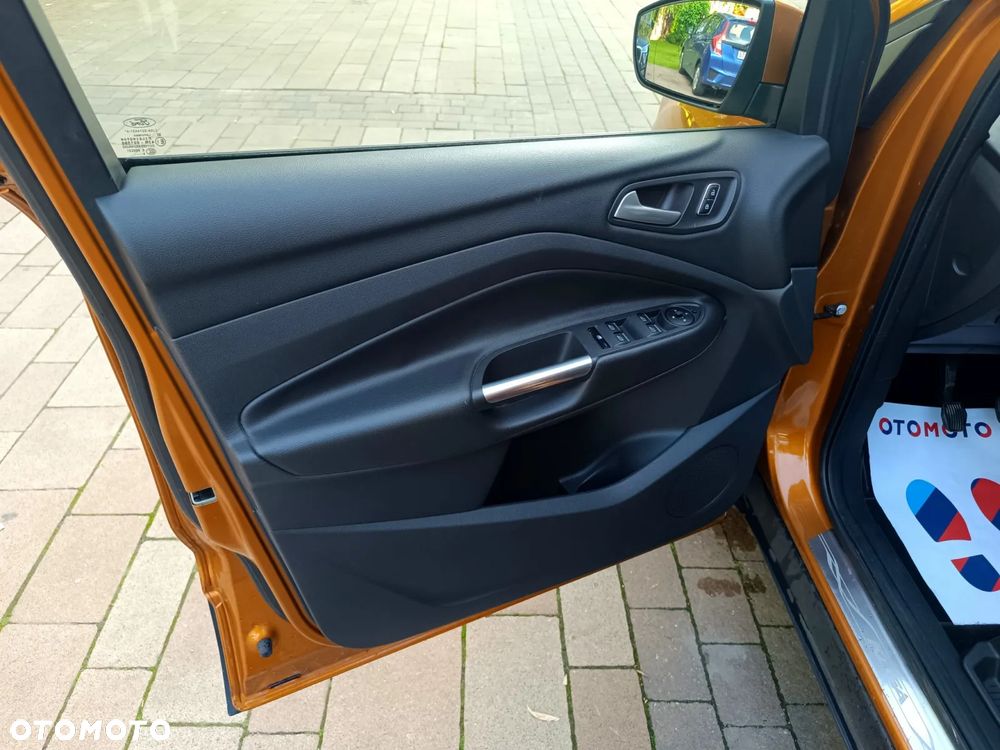 Ford Kuga 2.0 TDCi 4x4 Titanium - 23