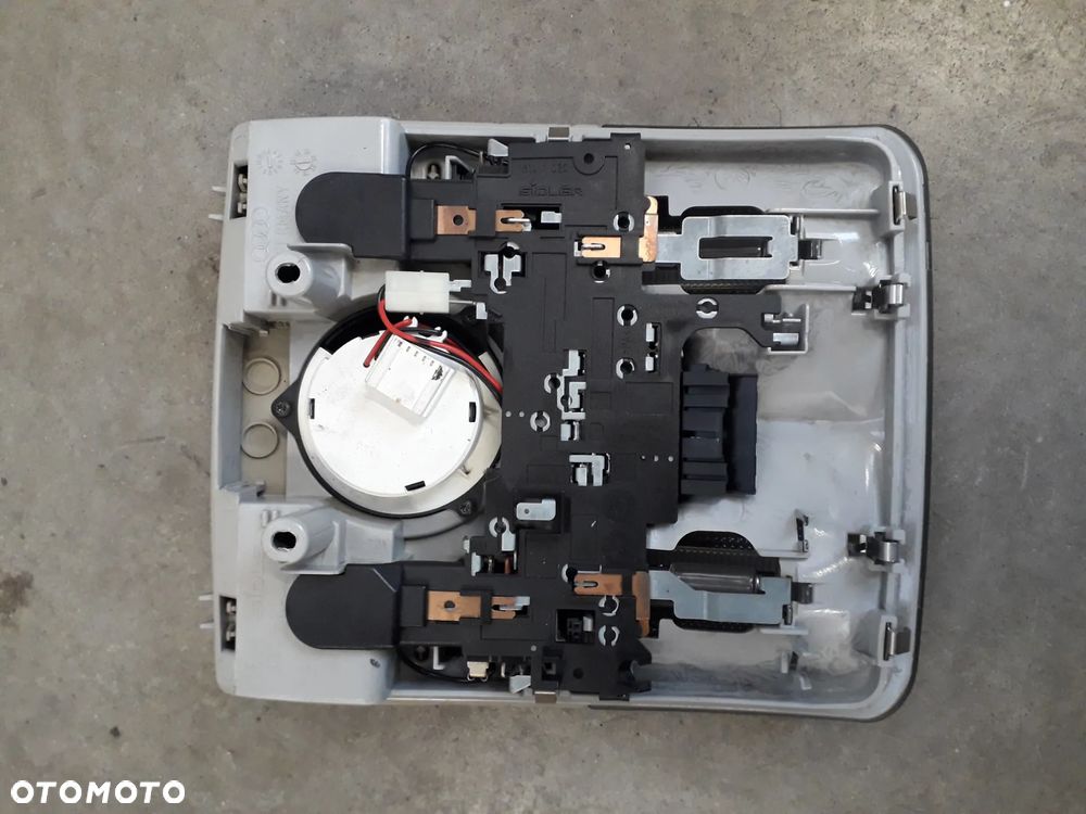 oświetlenie kabiny wnętrza 8L0947111F A3 8L 1.6 lift - 2