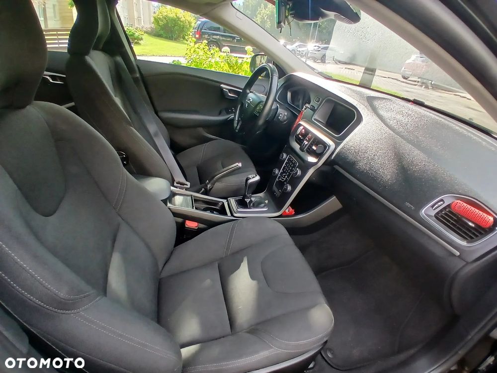Volvo V40 D2 - 14