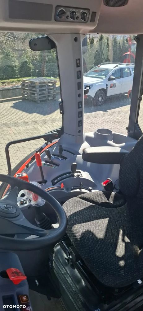 Kubota M4 063 - 6