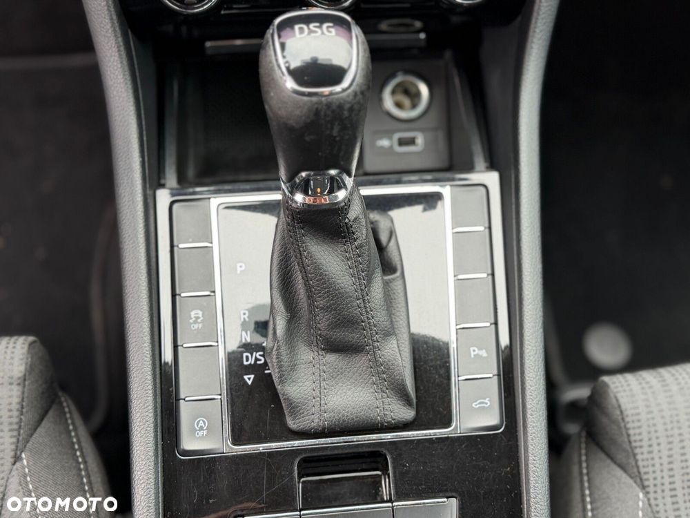 Skoda Superb 2.0 TDI Ambition DSG - 27