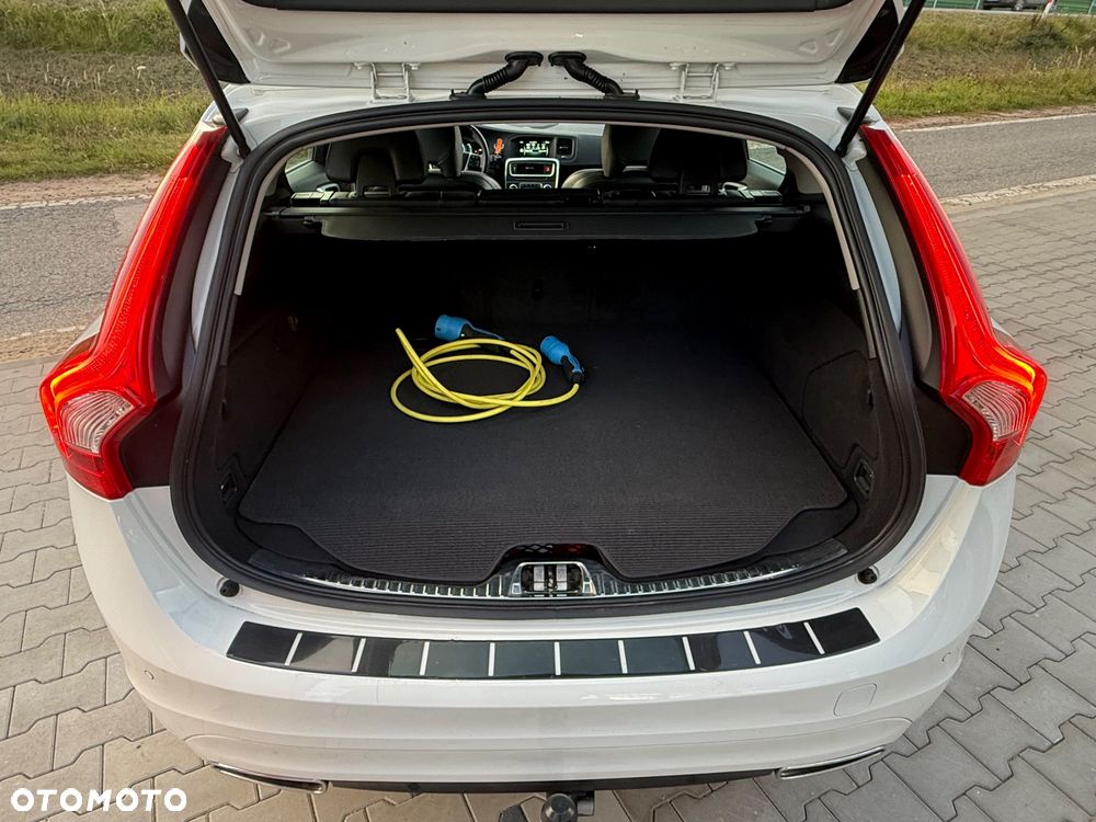 Volvo V60 D6 AWD Plug-in Hybrid Summum - 38