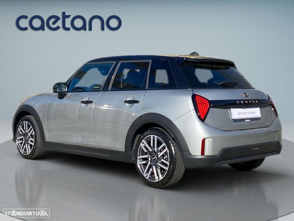 MINI 5 Portas Cooper Classic Auto — fotografia 24
