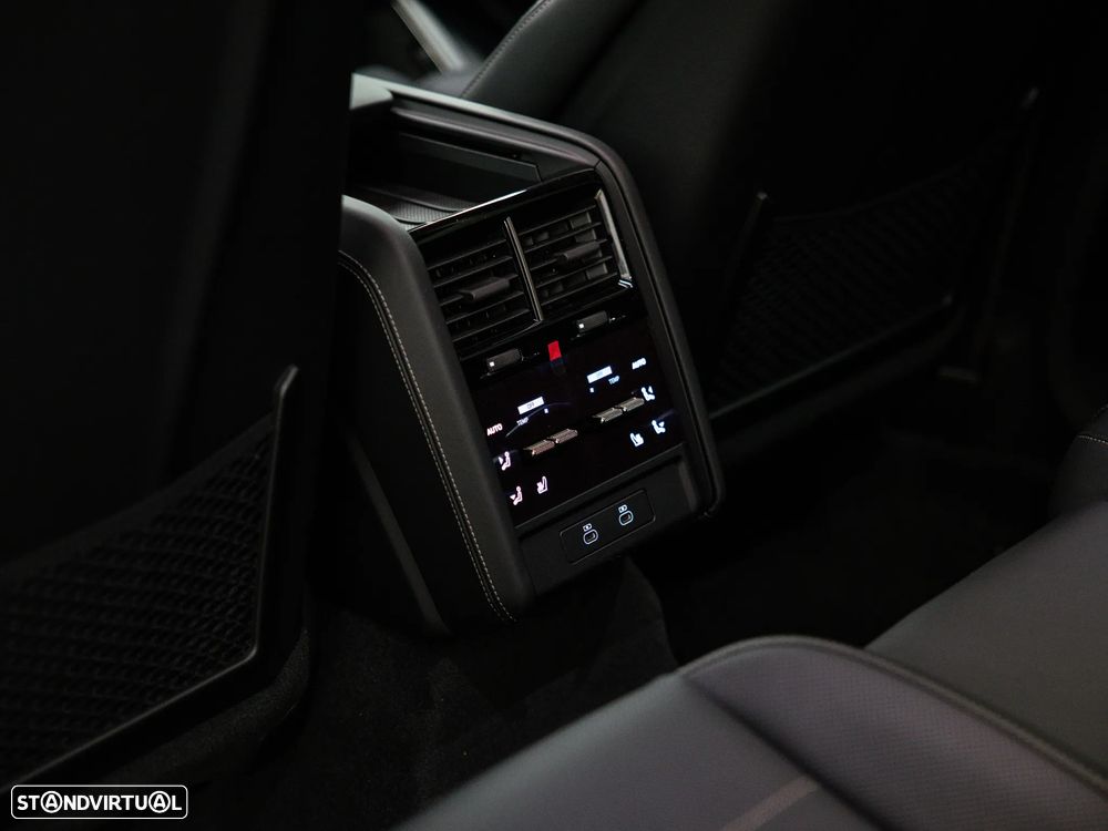 Porsche Cayenne Electric Turbo - 33