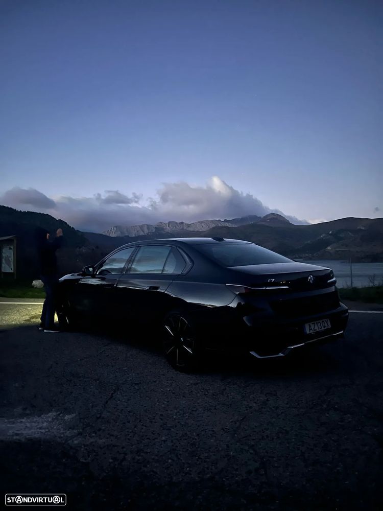 BMW i7 xDrive60 Pack Desportivo M Pro - 3