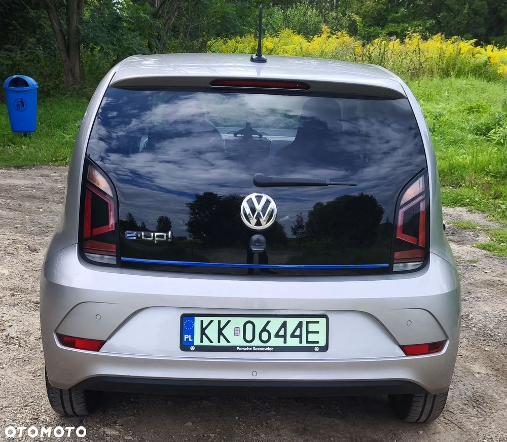 Volkswagen up! e-up - 11