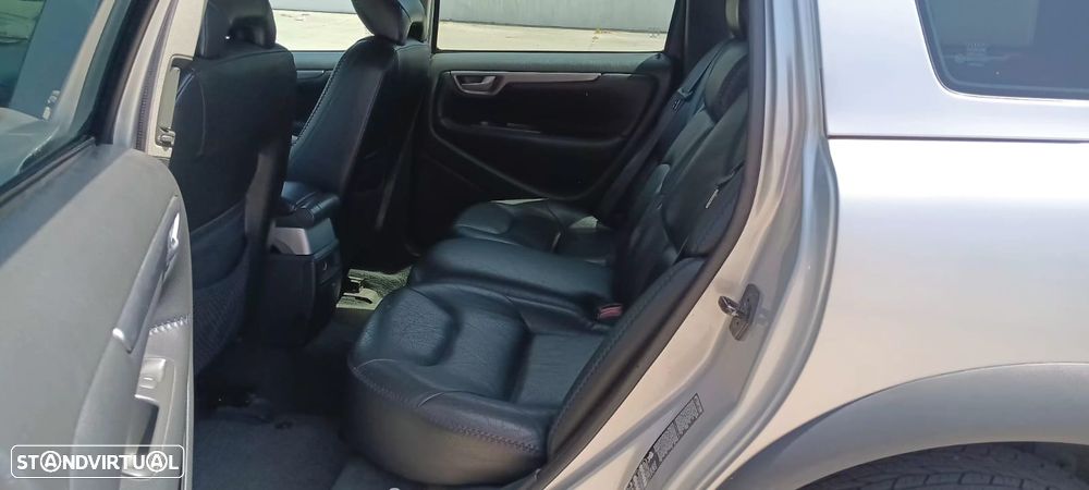 Volvo XC 70 D5 Nivel 2 Auto. - 6