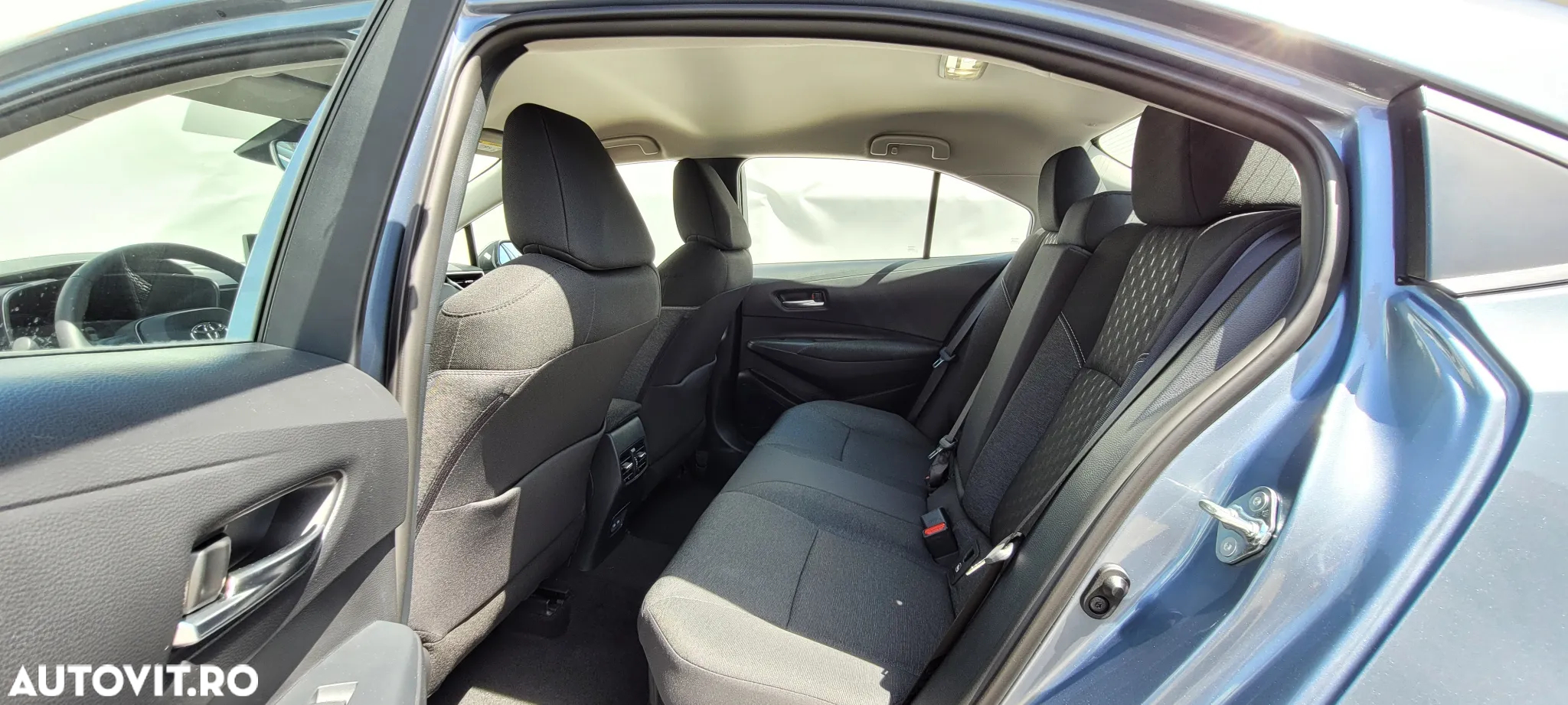 Toyota Corolla Sedan 1.8 HEV Business - 14