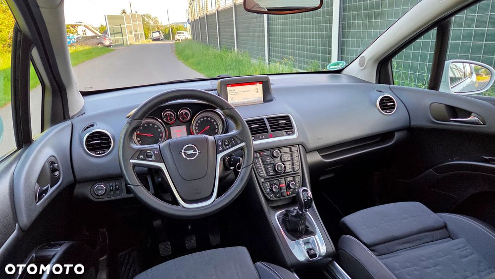 Opel Meriva 1.4 T Essentia S&S - 29