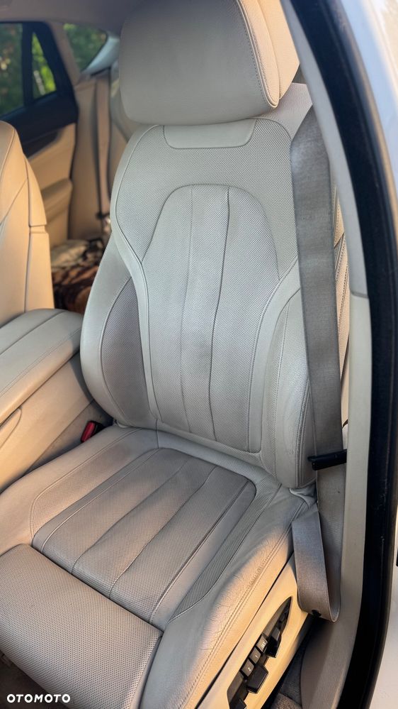 BMW X6 xDrive40d - 14
