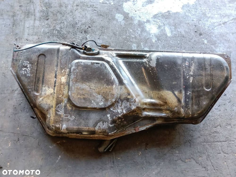 BAK ZBIORNIK PALIWA + POMPKA METALOWY OPEL ASTRA F 1.4 8V SEDAN - 2