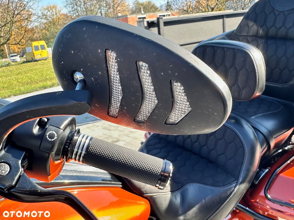 Harley-Davidson Touring Road Glide - 26