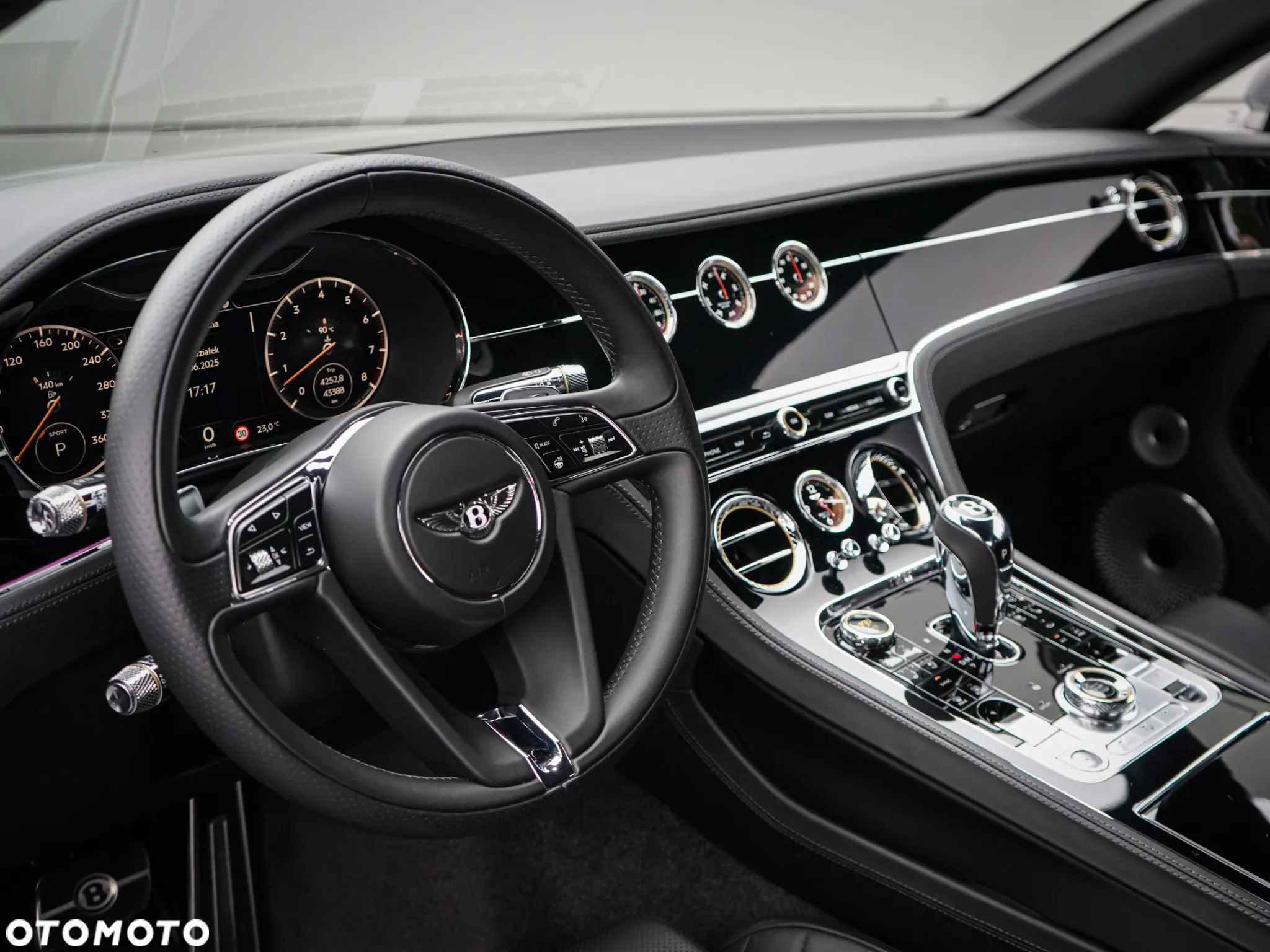 Bentley Continental GT New V8 - 10