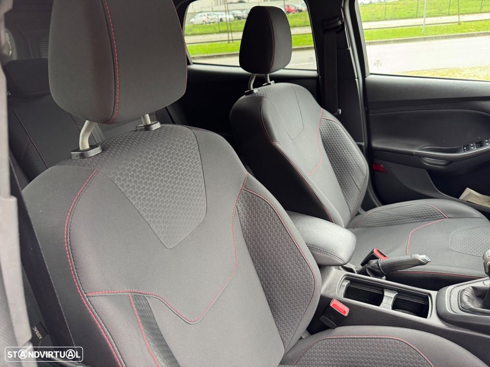 Ford Focus SW 1.5 TDCi EcoBlue ST-Line - 13