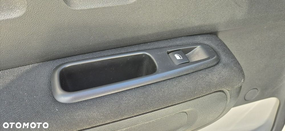 Citroën C3 1.2 PureTech Shine EAT6 - 23