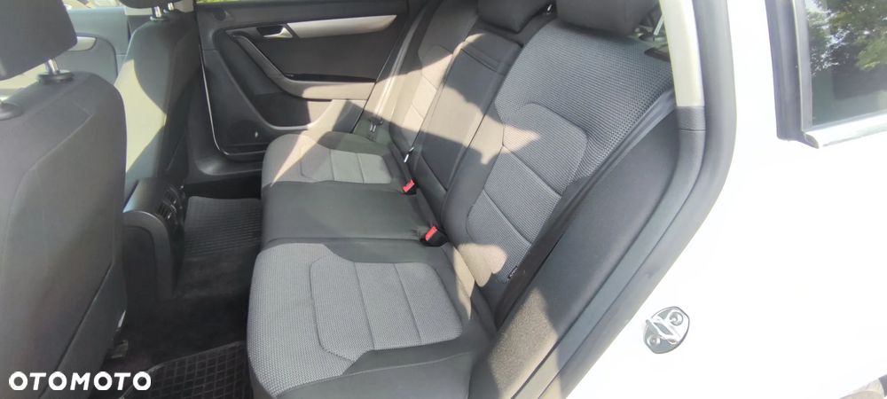 Volkswagen Passat 1.4 TSI BMT Comfortline DSG - 17