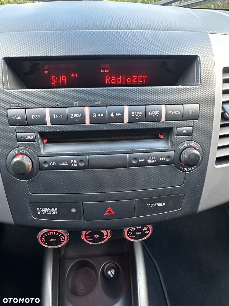 Mitsubishi Outlander - 23