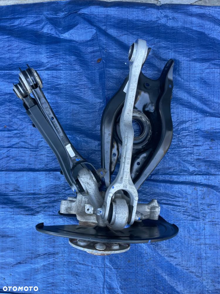 MERCEDES W206 zwrotnica wahacz tył prawa lewa - 4