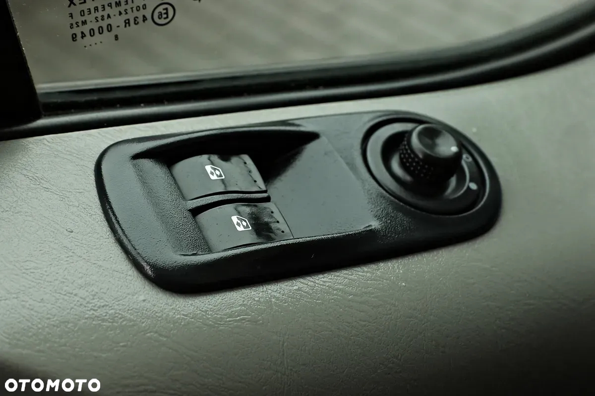 Opel Vivaro - 26
