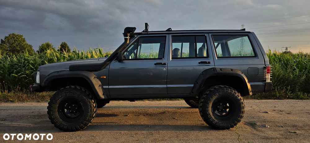Jeep Cherokee 4.0 Limited - 12