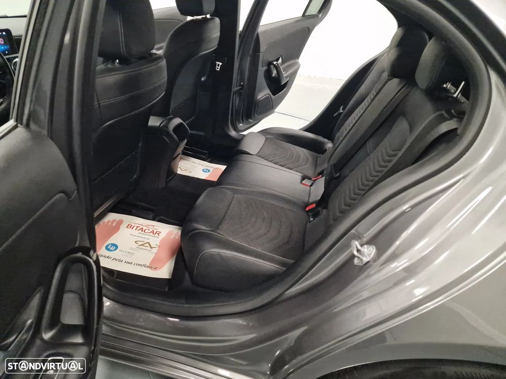 Mercedes-Benz A 180 d Style Plus Aut. - 38