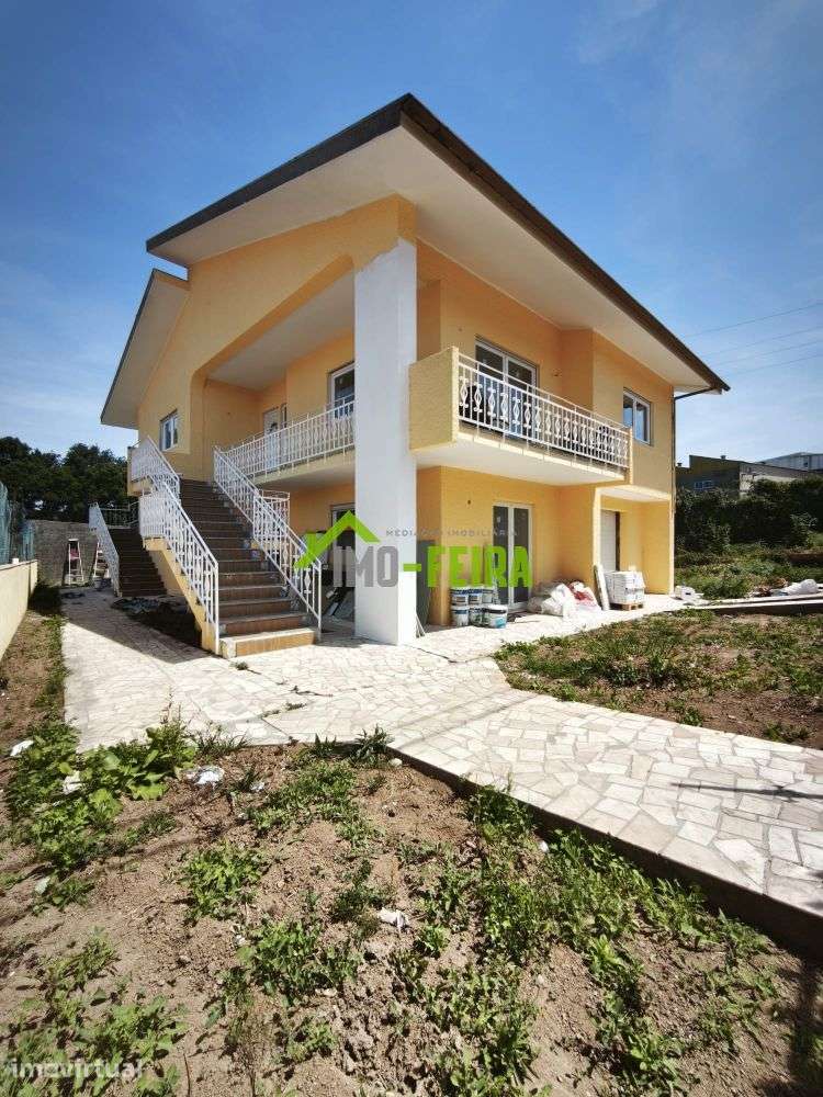 Moradia com Terreno,  Isolada, Santa Maria de Lamas, - Grande imagem: 2/31