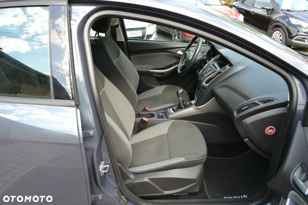 Ford Focus 1.6 Edition - 12