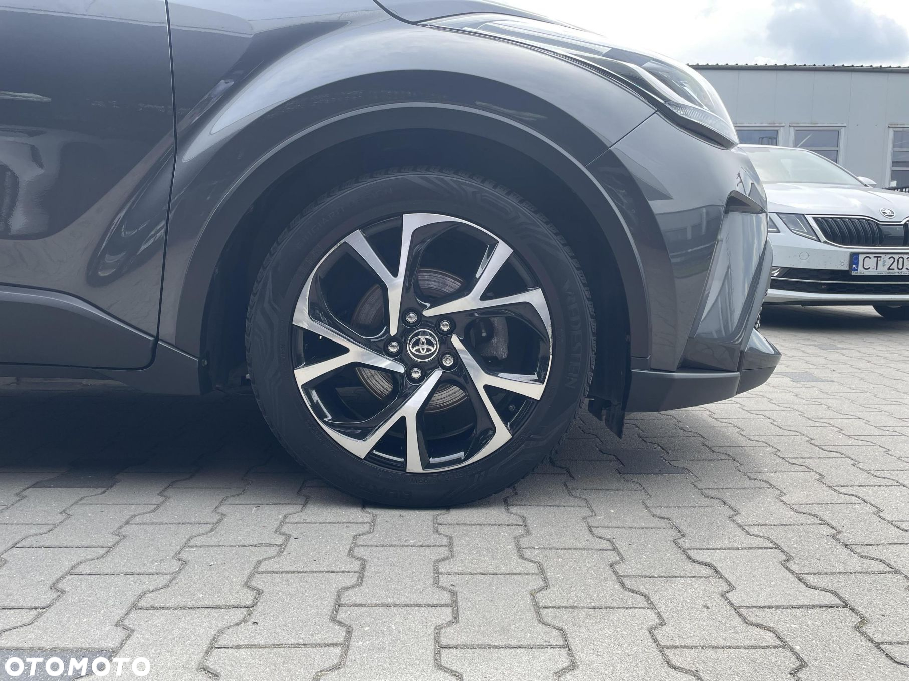 Toyota C-HR - 10
