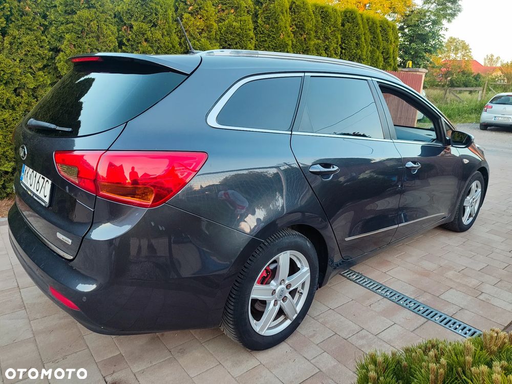 Kia Ceed - 4
