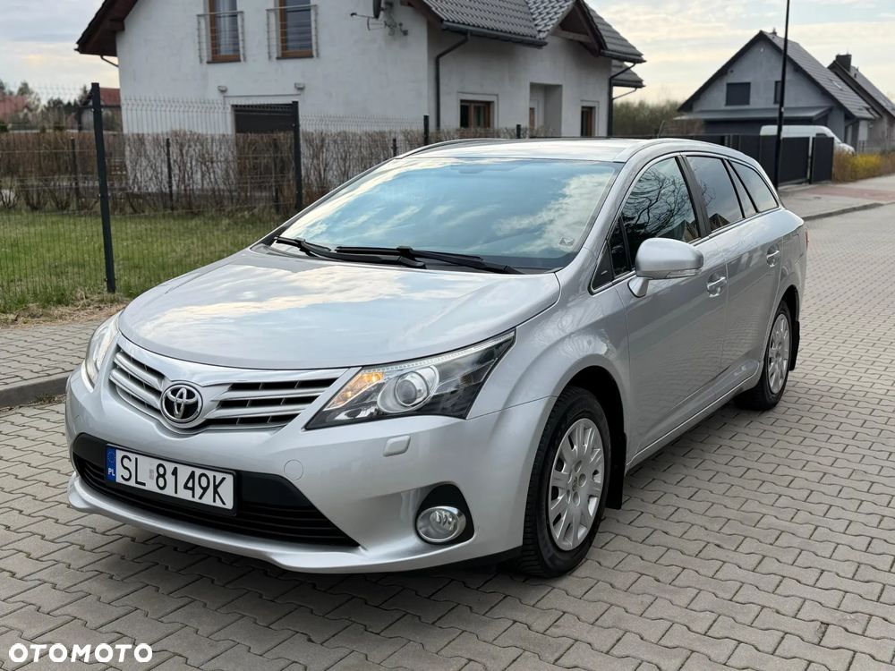 Toyota Avensis 1.8 Premium EU5 - 1