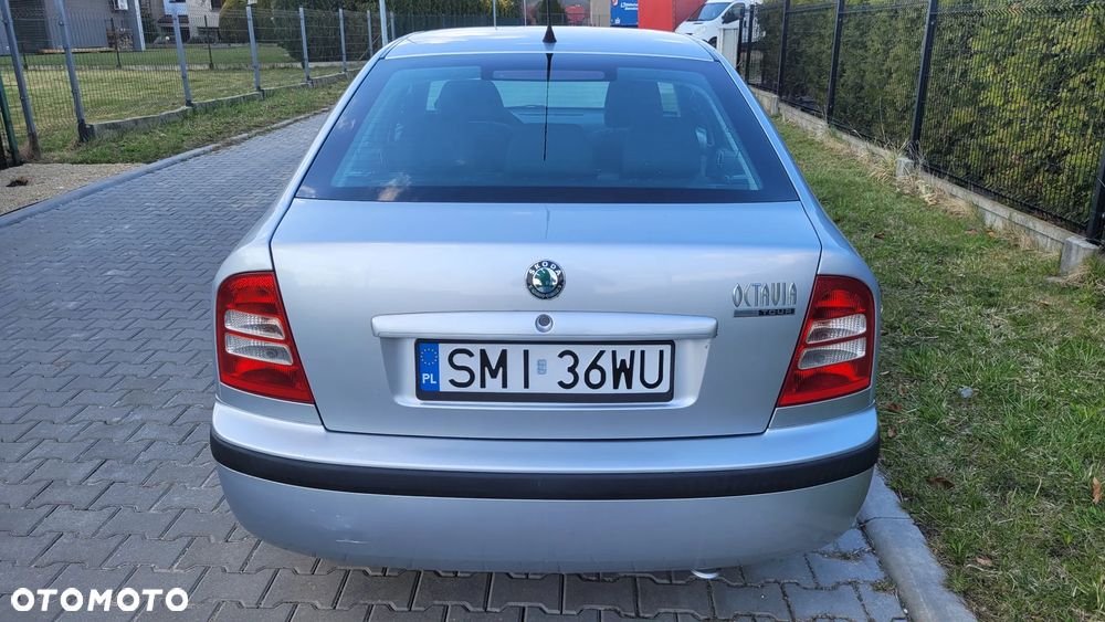 Skoda Octavia 1.6 Tour - 4