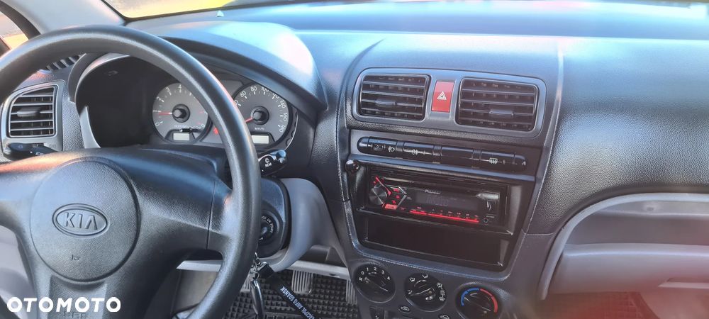 Kia Picanto 1.1 LX - 6