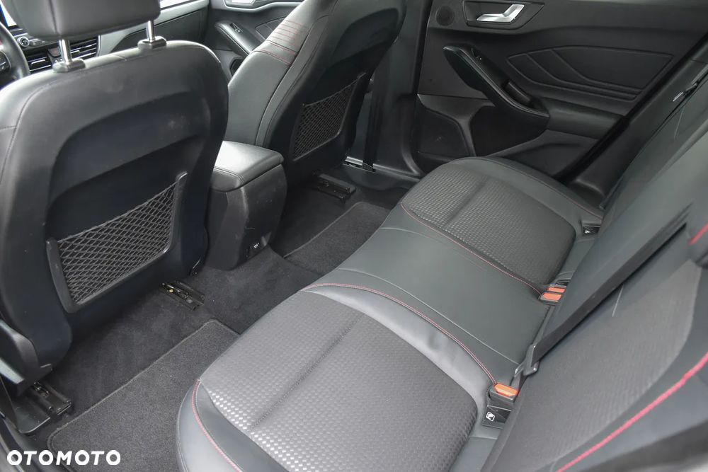 Ford Focus 2.0 TDCi ST-Line Black ASS PowerShift - 32