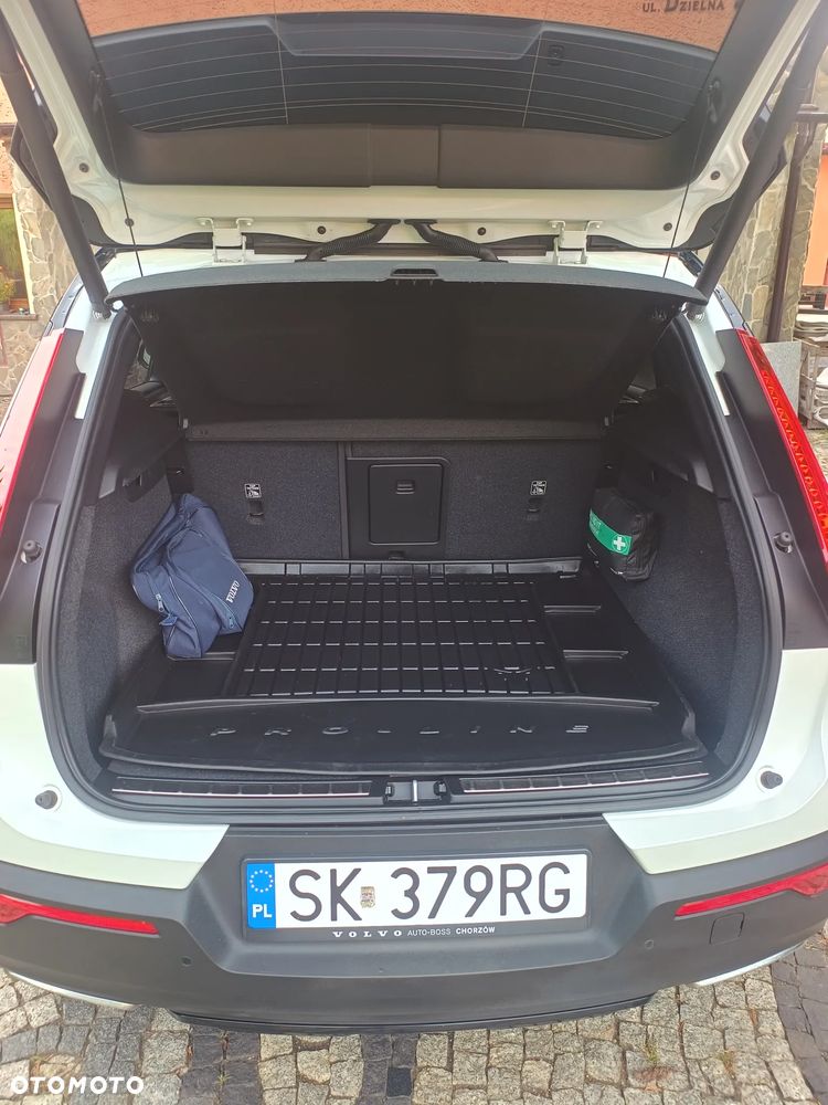 Volvo XC 40 D4 AWD R-Design - 8