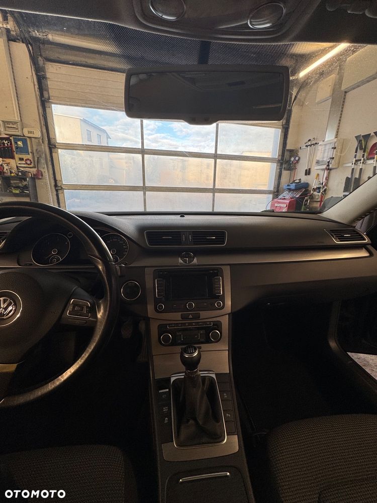 Volkswagen Passat 1.6 TDI Comfortline - 12