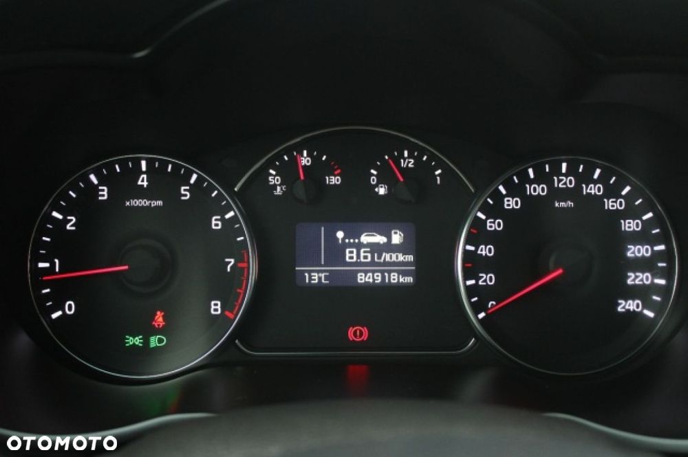 Kia Carens - 34