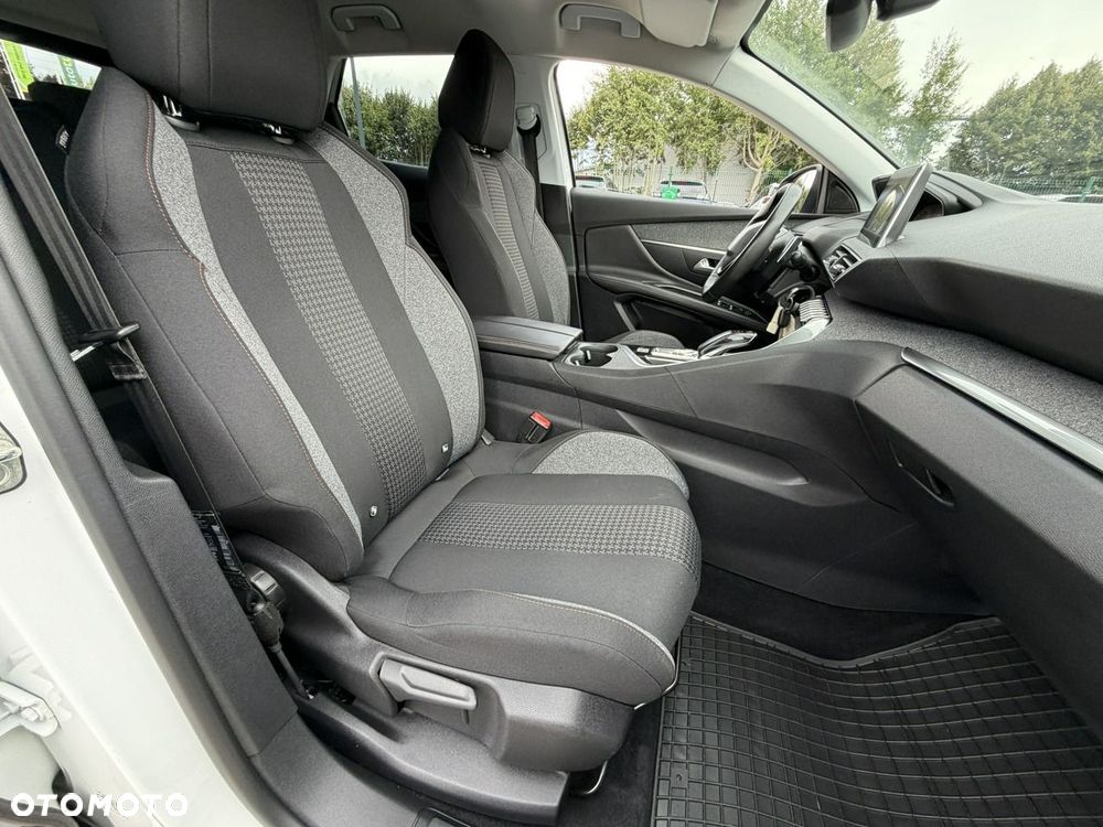 Peugeot 3008 1.6 BlueHDi Allure S&S EAT6 - 36