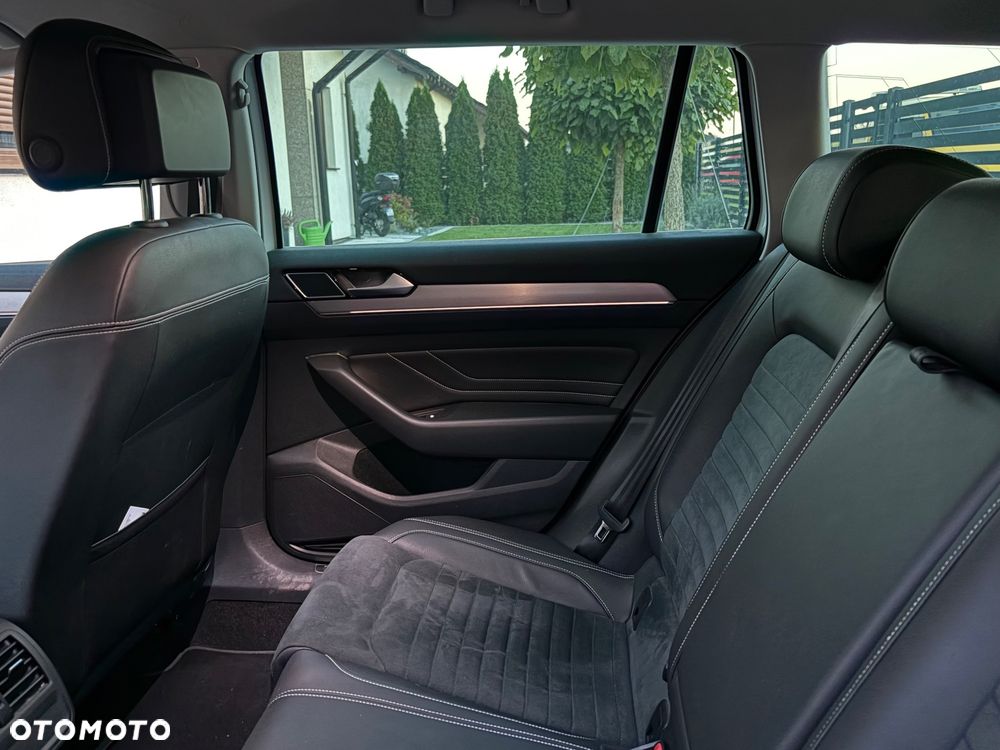 Volkswagen Passat Variant 2.0 TDI EVO Elegance DSG - 15