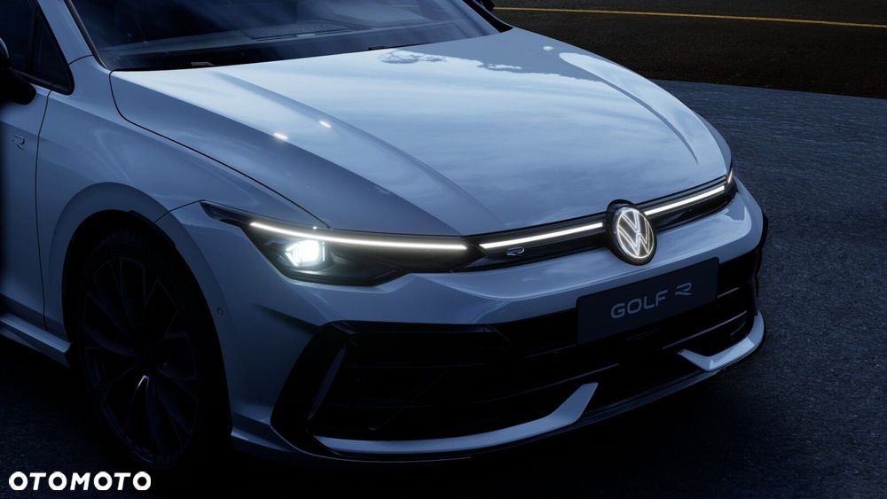 Volkswagen Golf Variant 2.0 TSI 4Motion R - 17