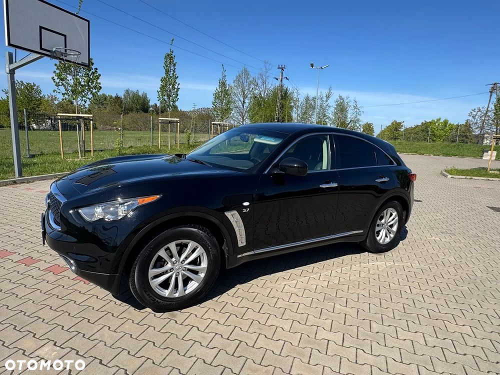 Infiniti QX70 3.7 S - 18